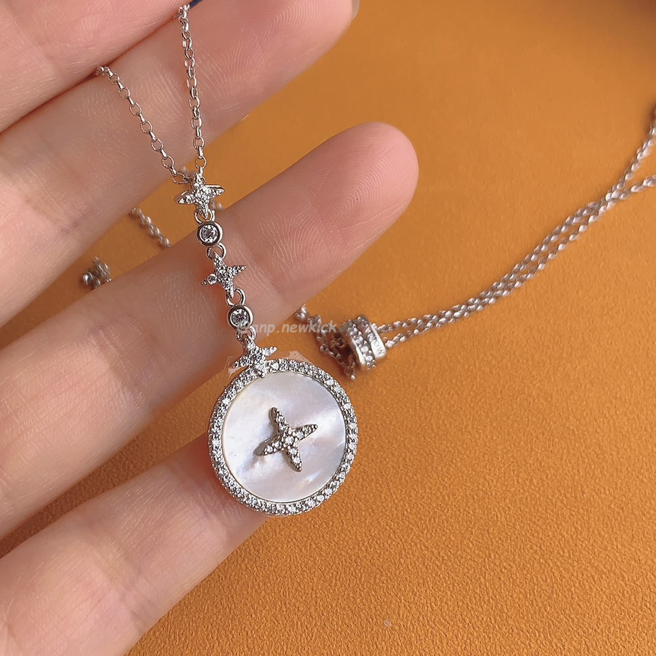 Apm Monaco Star Mother Of Pearl Necklace (3) - www.newkick.vip